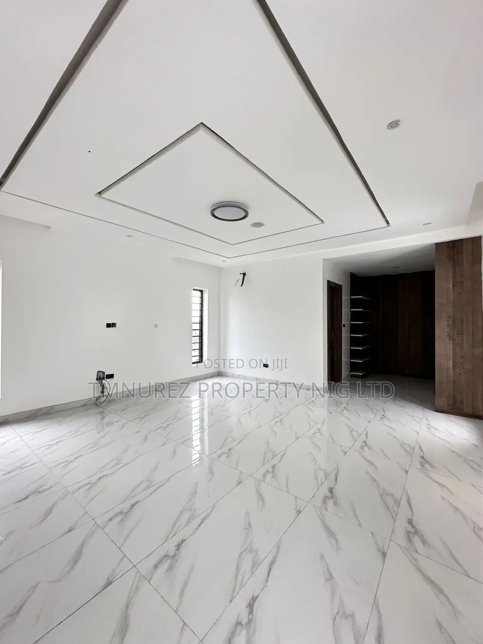 5bdrm Duplex in Osapa London for sale