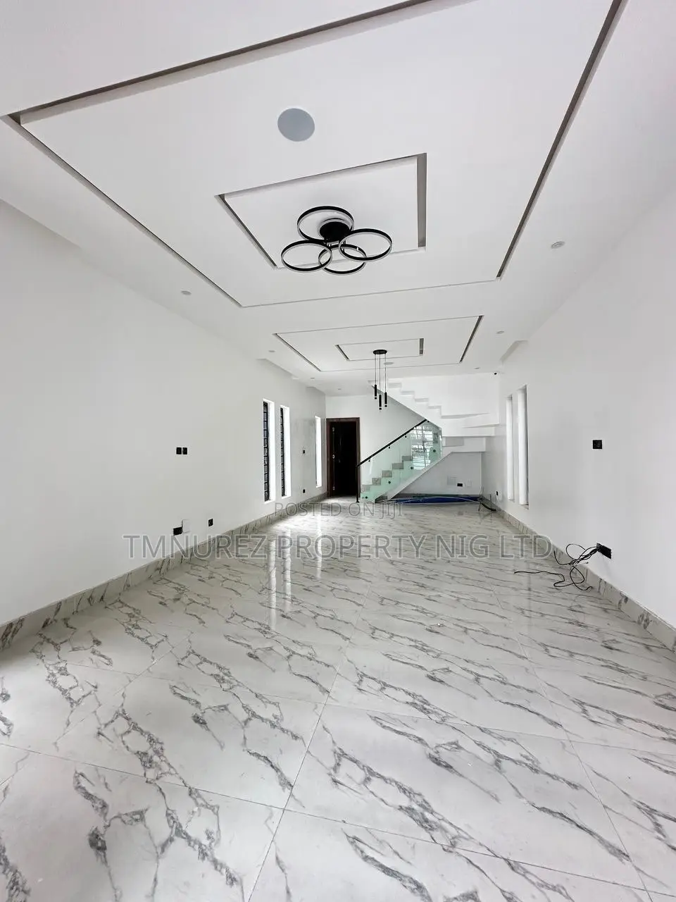 5bdrm Duplex in Osapa London for sale