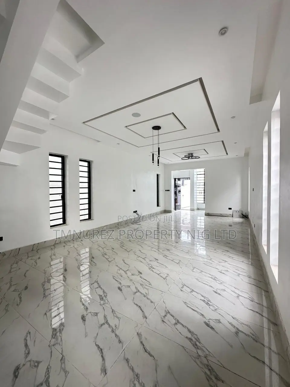5bdrm Duplex in Osapa London for sale
