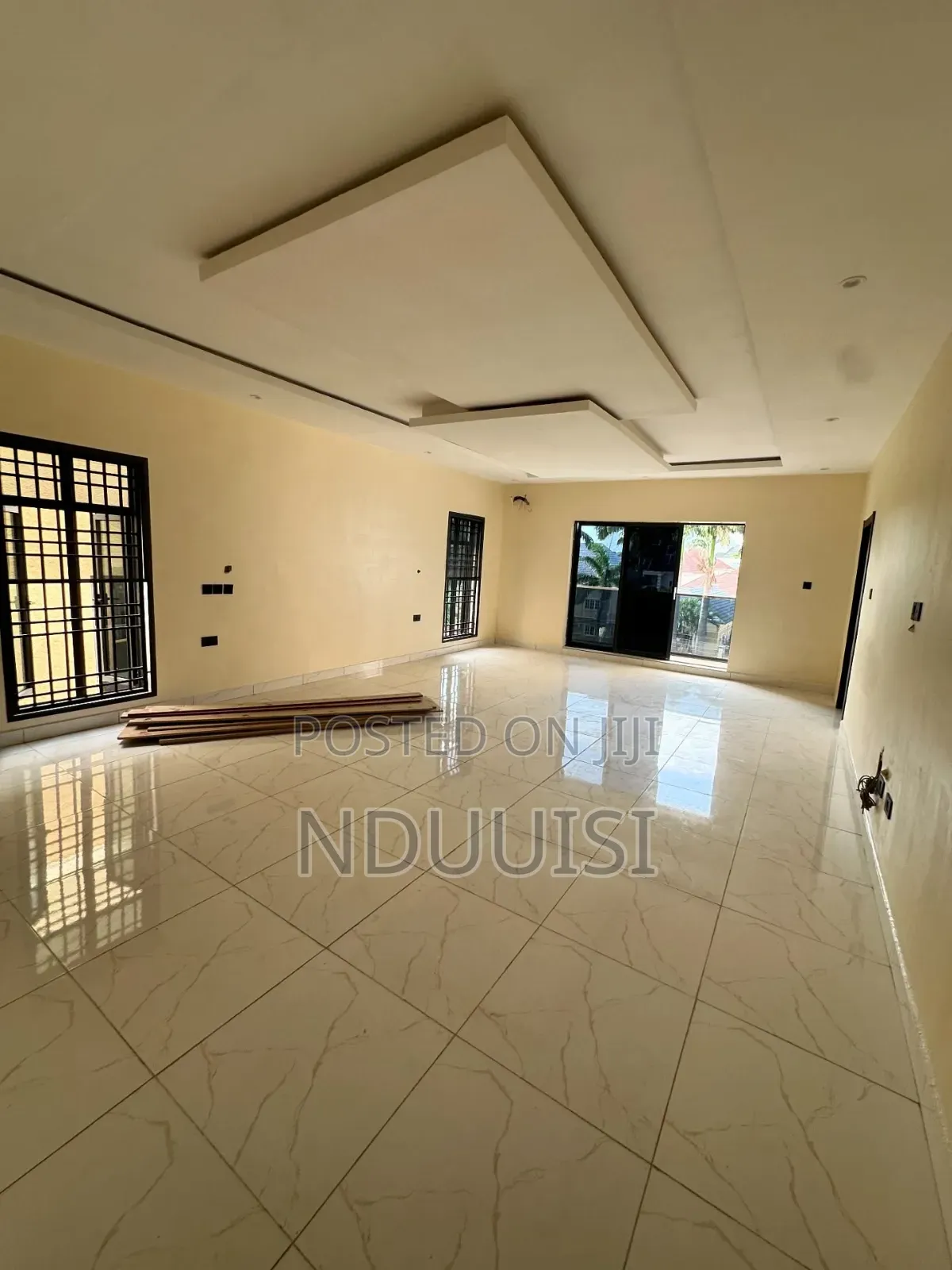 5bdrm Duplex in Gwarinpa for sale