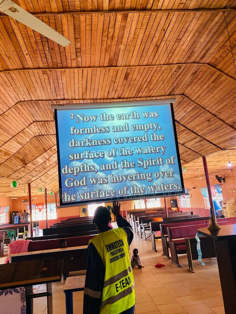 Projectors For Crusade And Presentations Lagos Warri ,Abuja