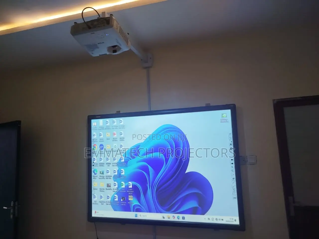 Projectors For Interactive Board  For Classroom