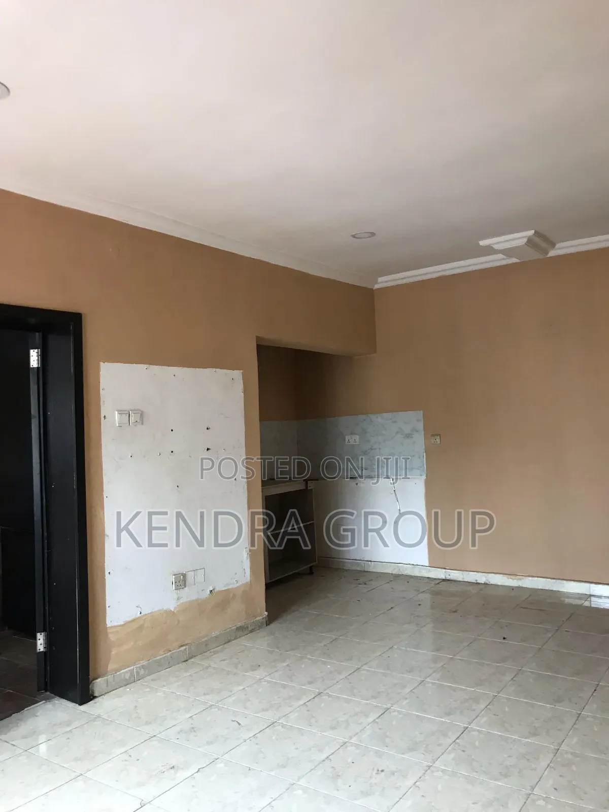 1bdrm Block of Flats in Lekki Phase 1 for rent