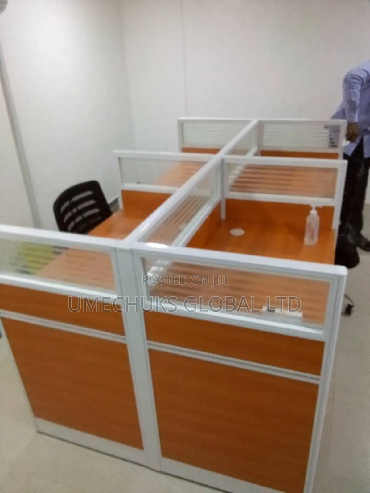 4seater Workstation With 4 Mobile Drawers