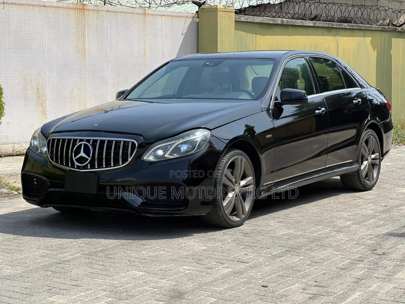 Mercedes-Benz E350 Base 4Matic Sedan AWD (3.5L 6cyl 7A) 2014 Black