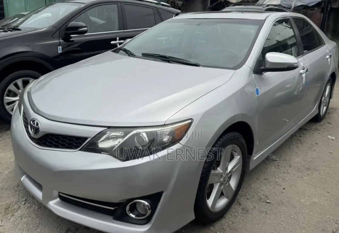 Toyota Camry 2013 Silver