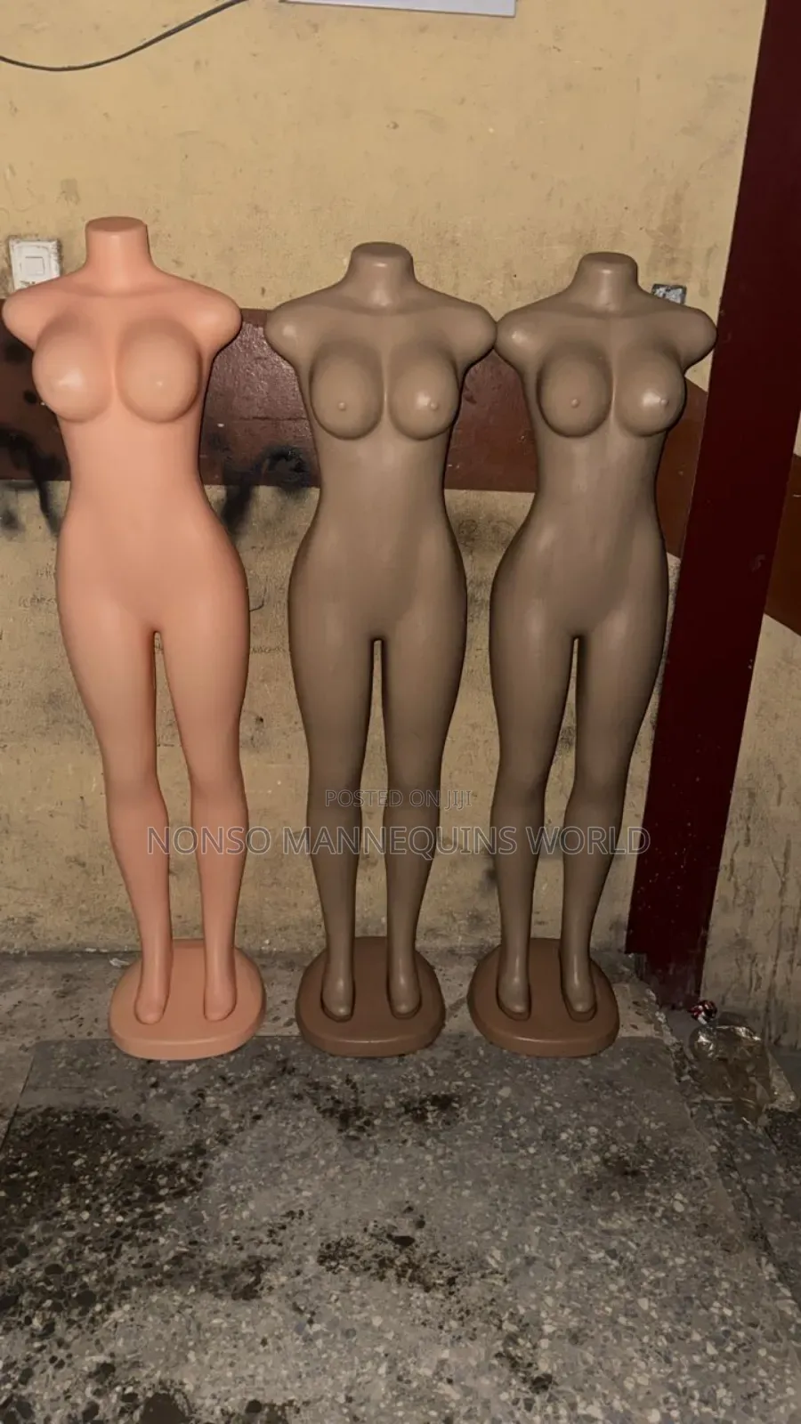 Armless Female Plastic Size 10 Mannequin