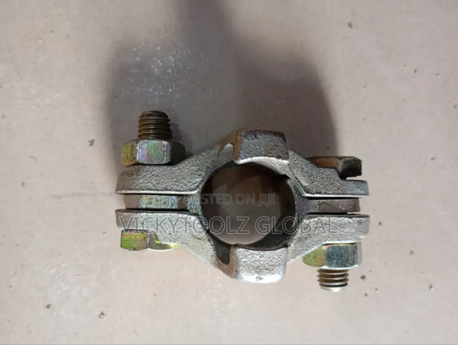 Pressure Hose Clamp With Holder (3⁄4")