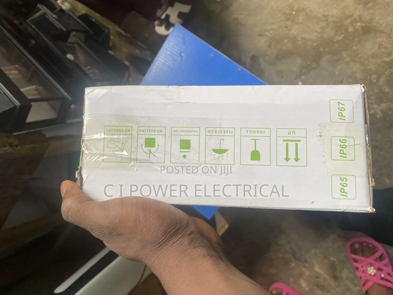 100 Watts Solar Flood Light