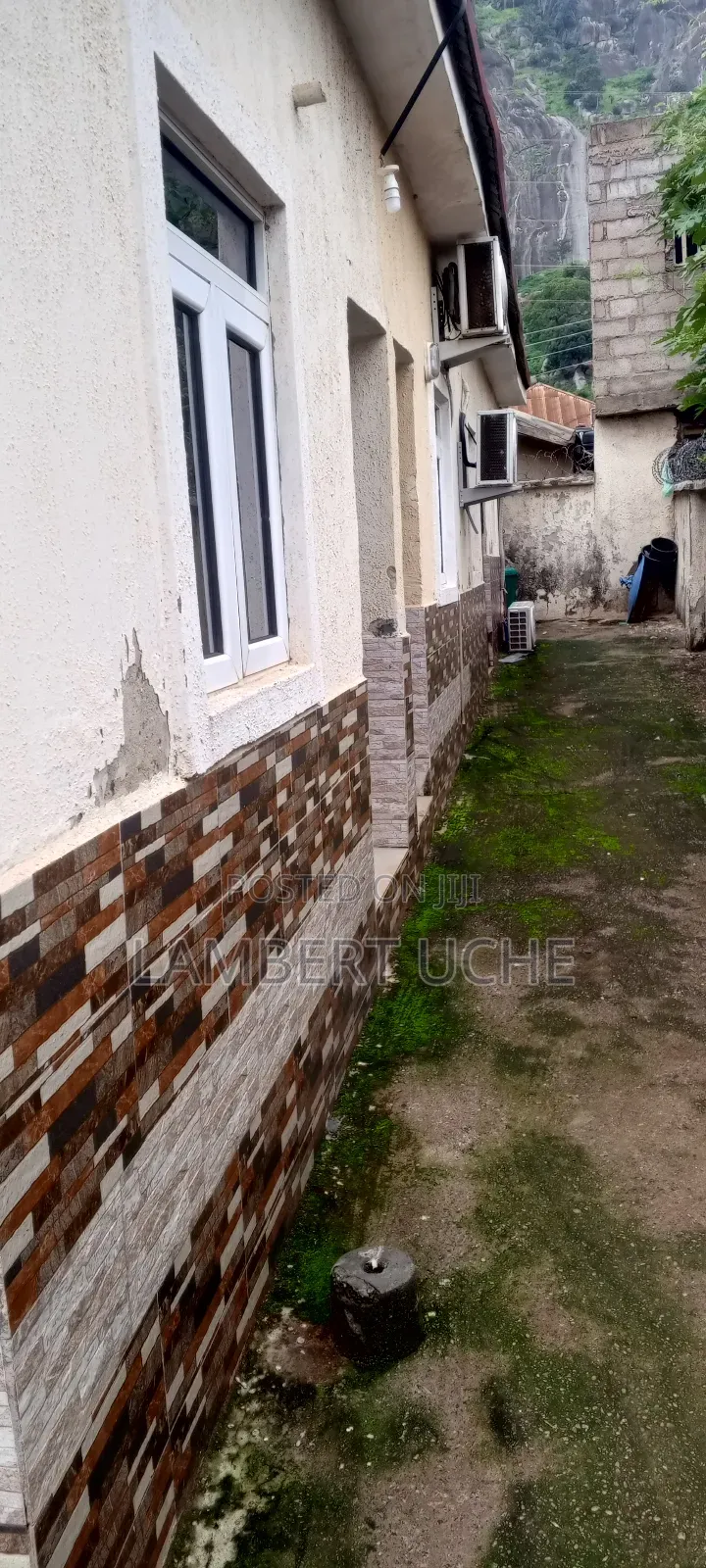 5bdrm Block of Flats in Dutse-Alhaji for sale