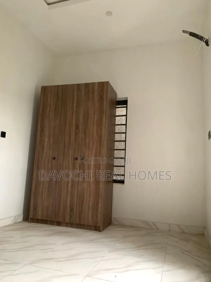 4bdrm Duplex in Chevron Alternative for rent