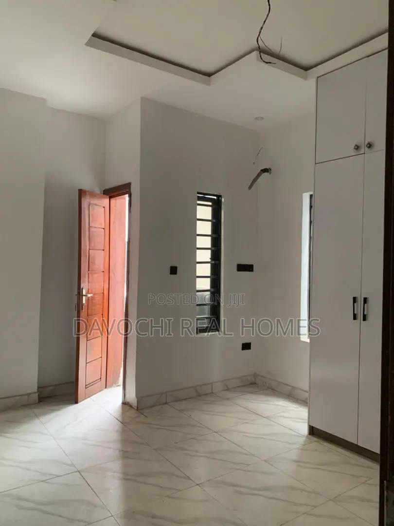 4bdrm Duplex in Chevron Alternative for rent