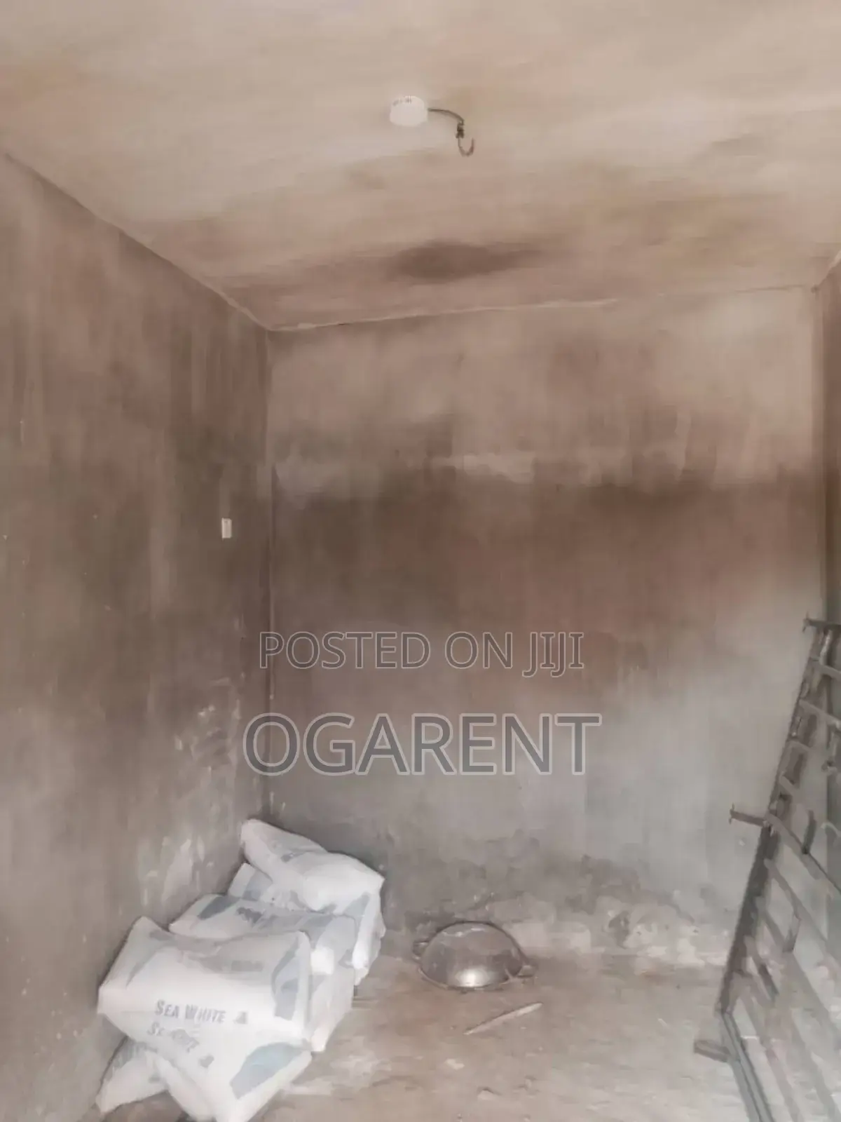 1bdrm Bedsitter in Mission, Benin City for rent