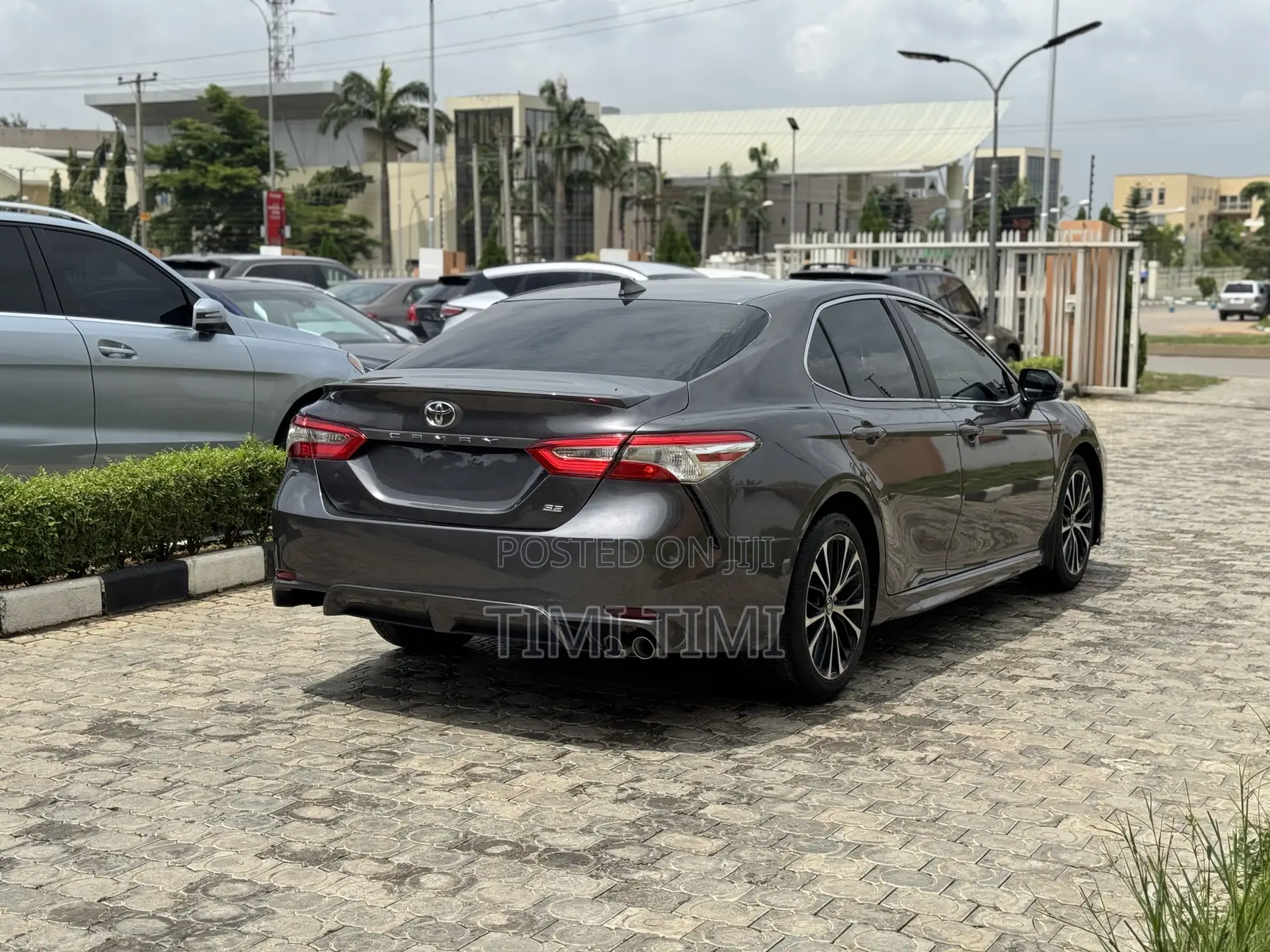 Toyota Camry XSE FWD (2.5L 4cyl 8AM) 2018 Gray