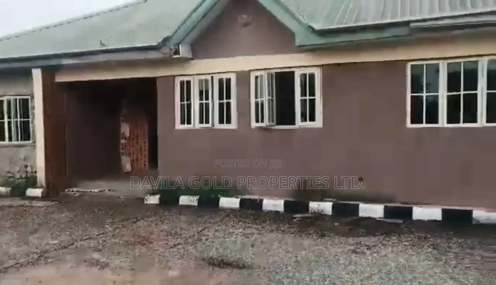 5bdrm Bungalow in Benin City for sale