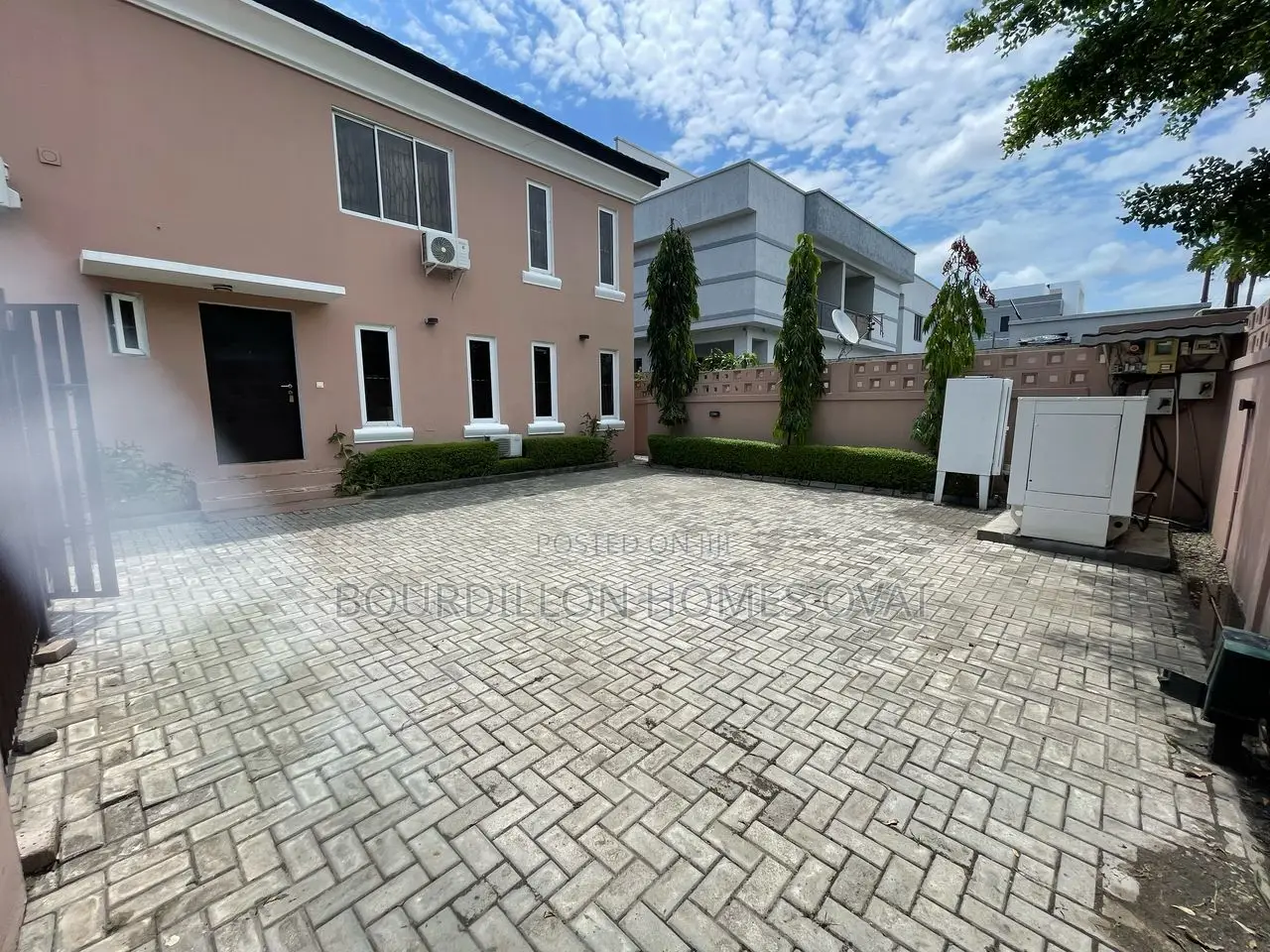 Furnished 4bdrm Duplex in Lekki Phase 1 for rent