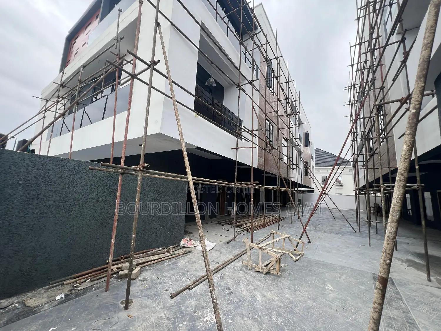 4bdrm Duplex in Lekki Phase 1 for sale