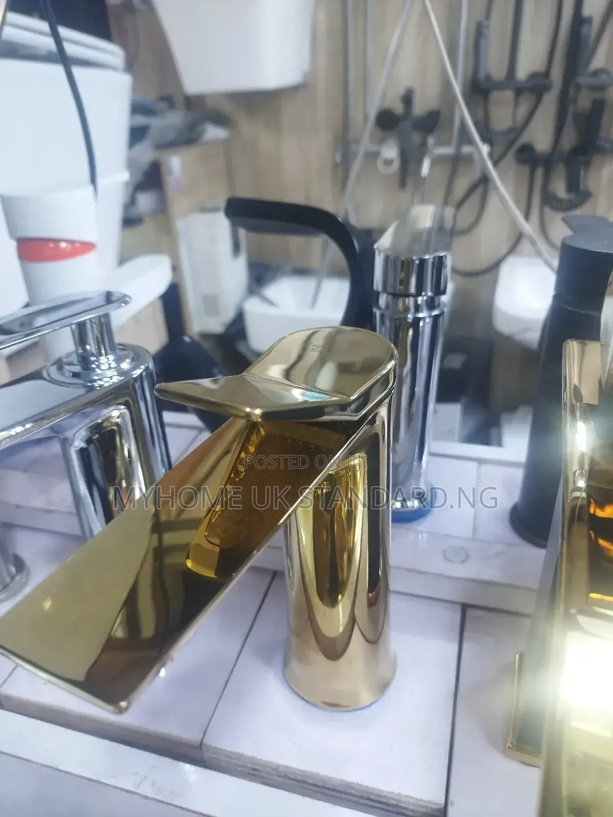 Classic England Gold Basin Mixer Tap