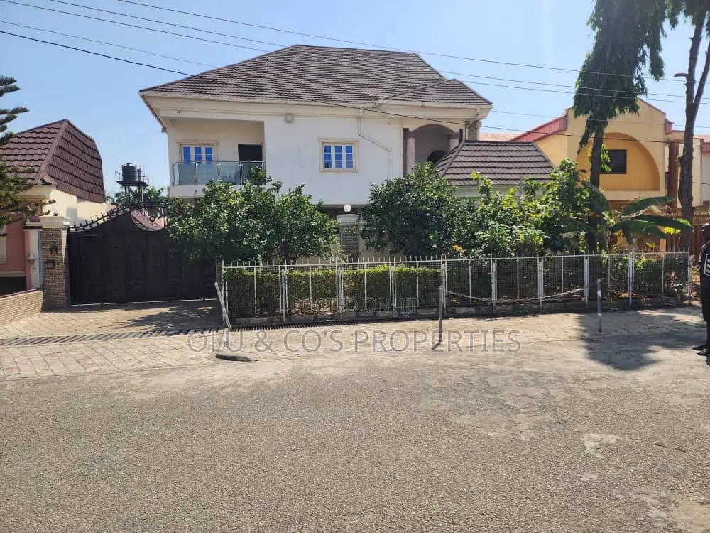 5bdrm Mansion in Gwarimpa 1St Avenue, Gwarinpa for sale