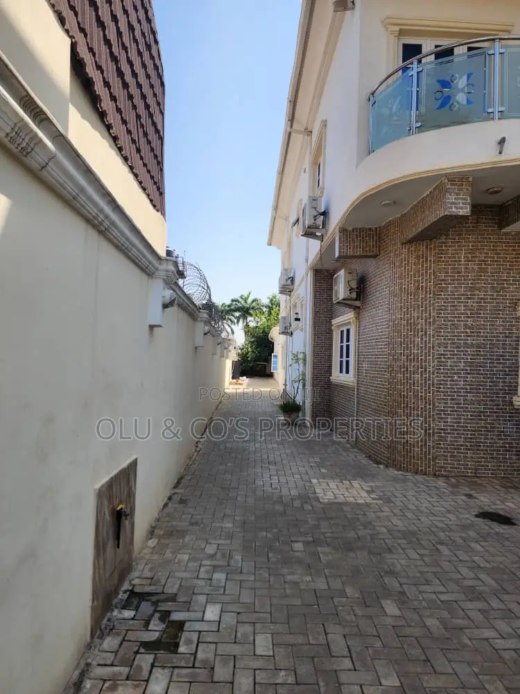 5bdrm Mansion in Gwarimpa 1St Avenue, Gwarinpa for sale