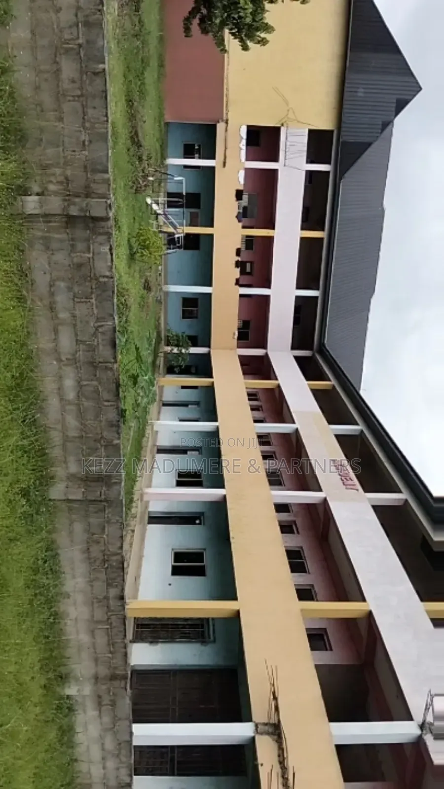 For Sale : Non Functional SCH at Rumuekini Ph