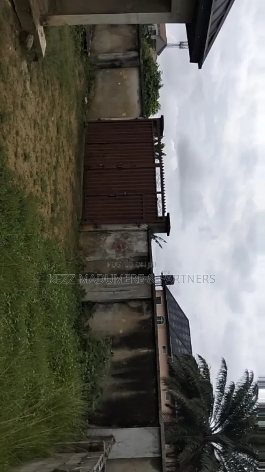 For Sale : Non Functional SCH at Rumuekini Ph