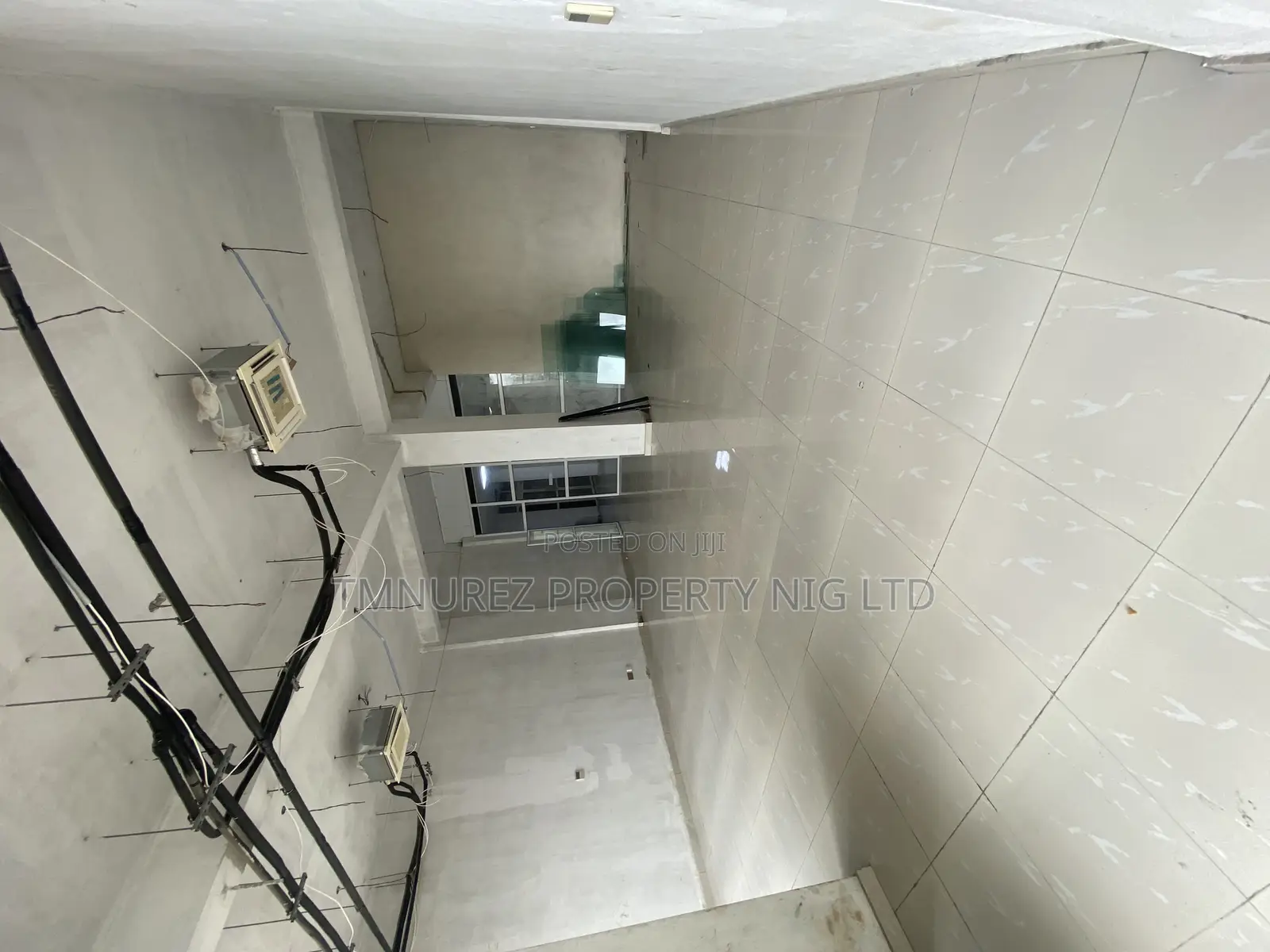 Showroom to Let