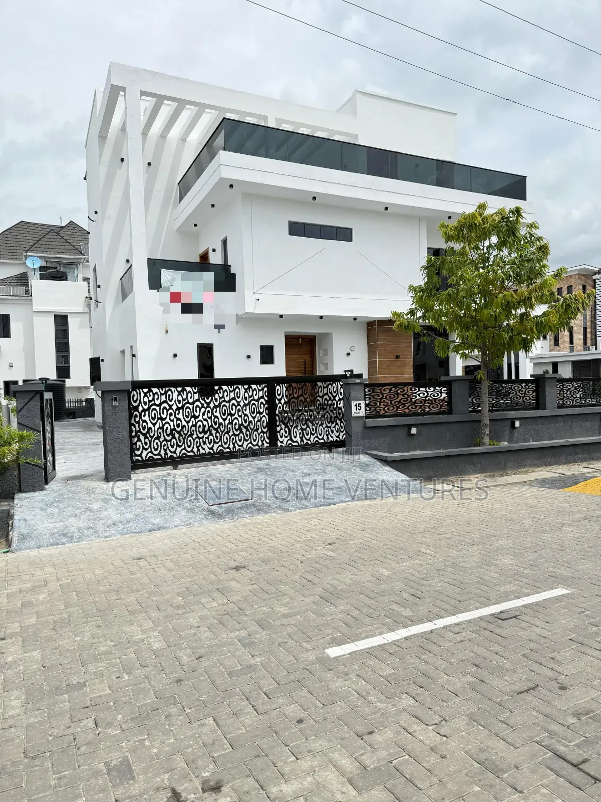 5bdrm Duplex in Osapa Lekki for sale