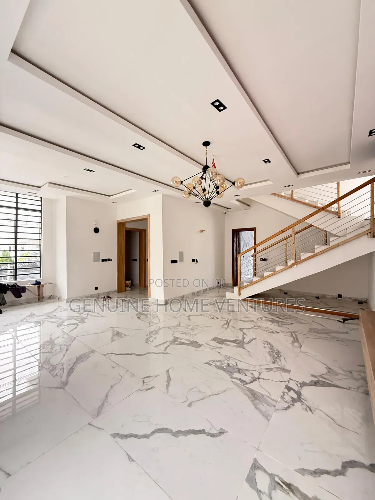 5bdrm Duplex in Osapa Lekki for sale