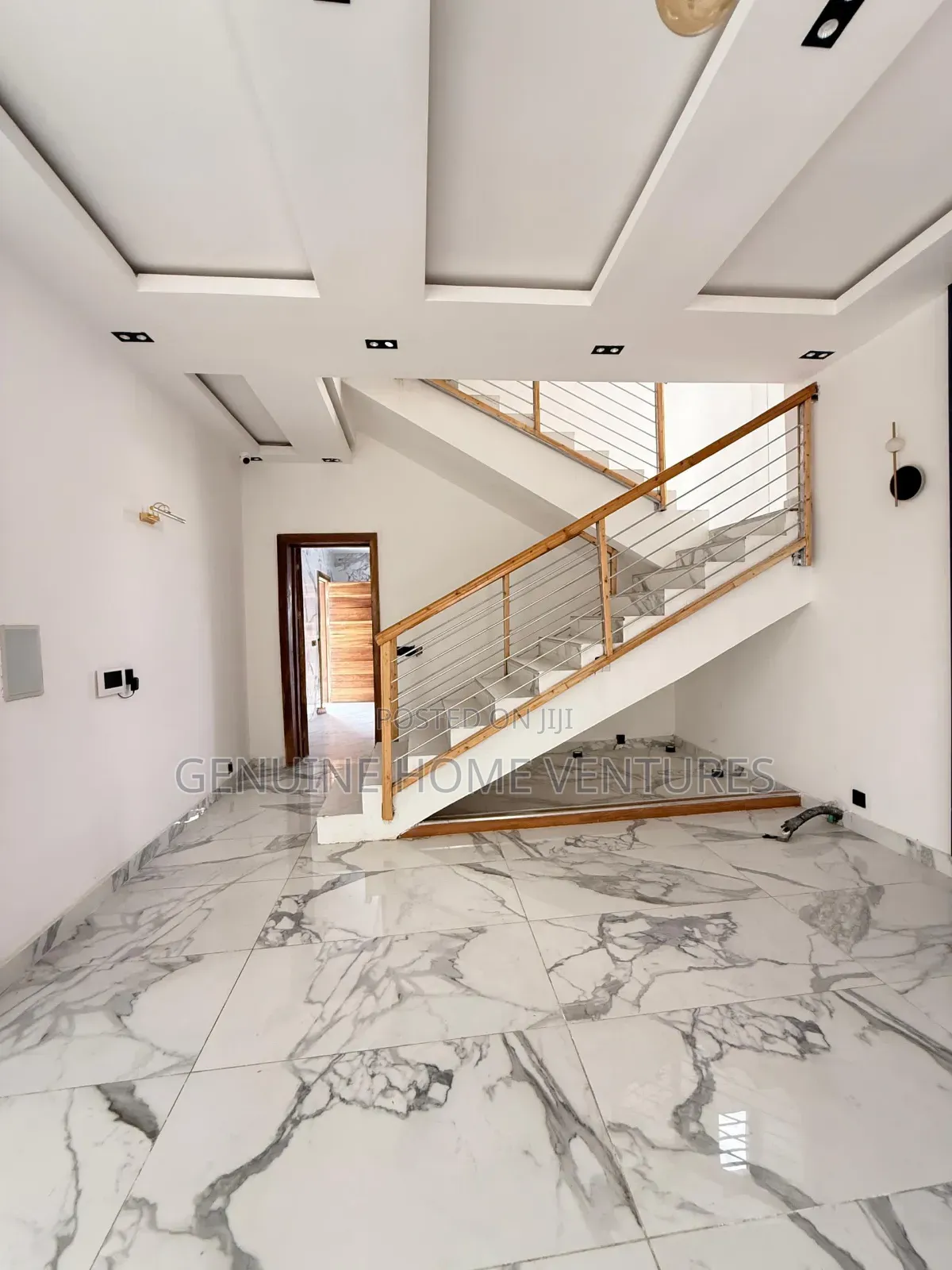 5bdrm Duplex in Osapa Lekki for sale