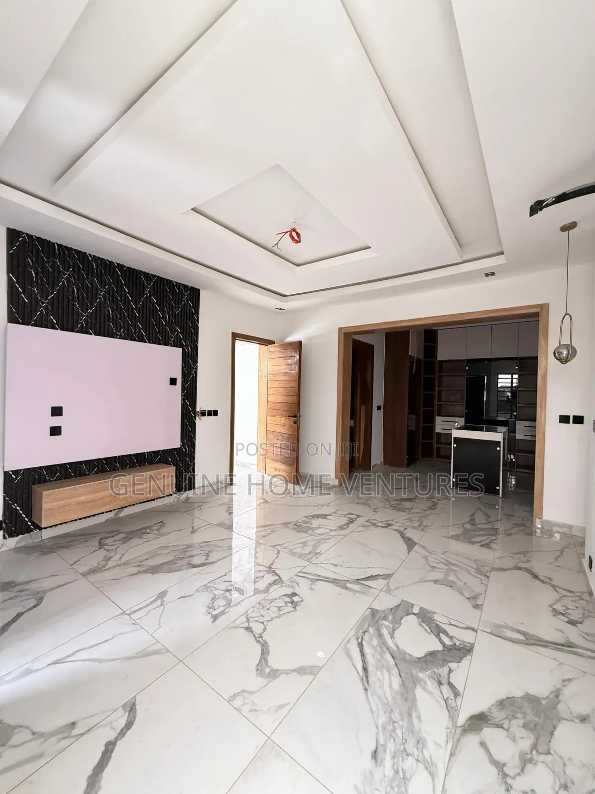 5bdrm Duplex in Osapa Lekki for sale