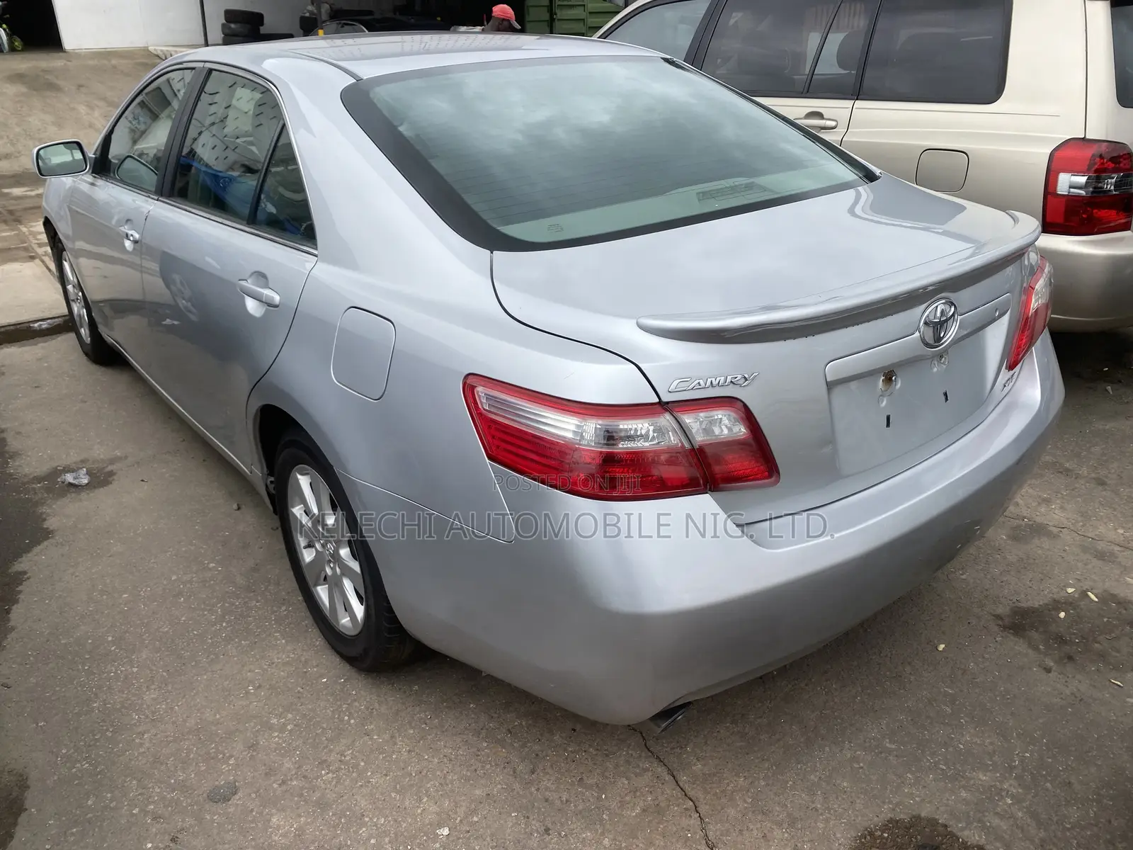 Toyota Camry XLE V6 4dr Sedan (3.5L 6cyl 6AM) 2010 Silver