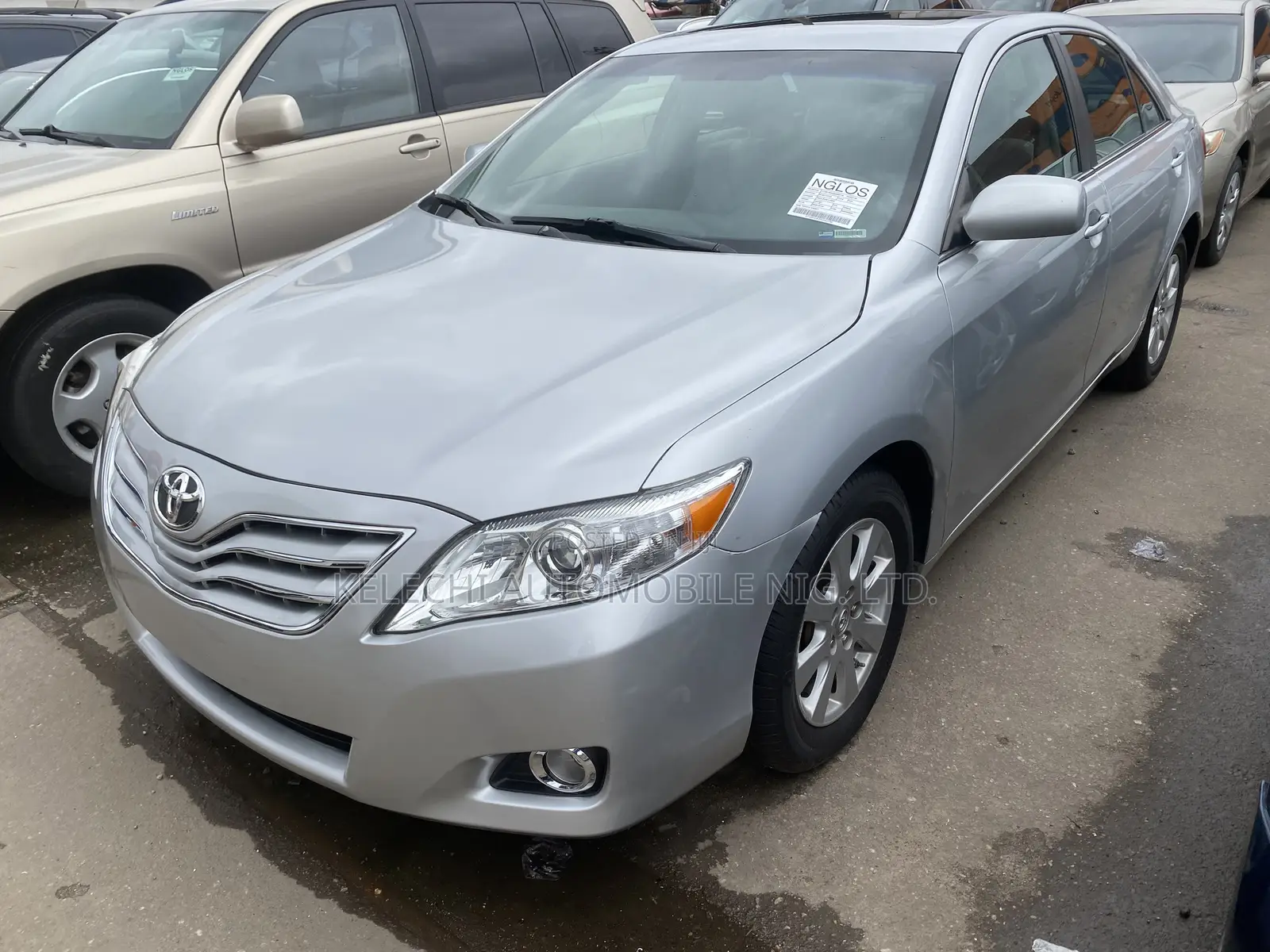Toyota Camry XLE V6 4dr Sedan (3.5L 6cyl 6AM) 2010 Silver