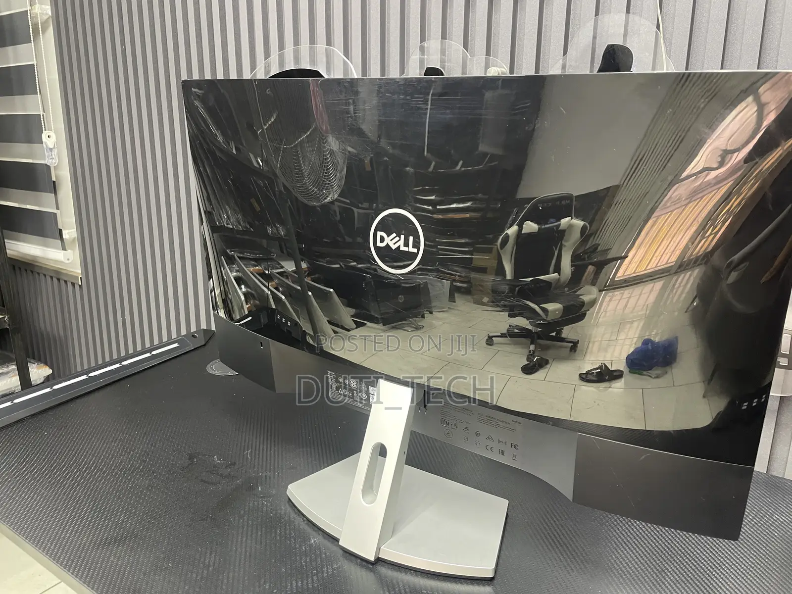Dell 27-Inch FHD 1080p Ips 99% SRGB Monitor