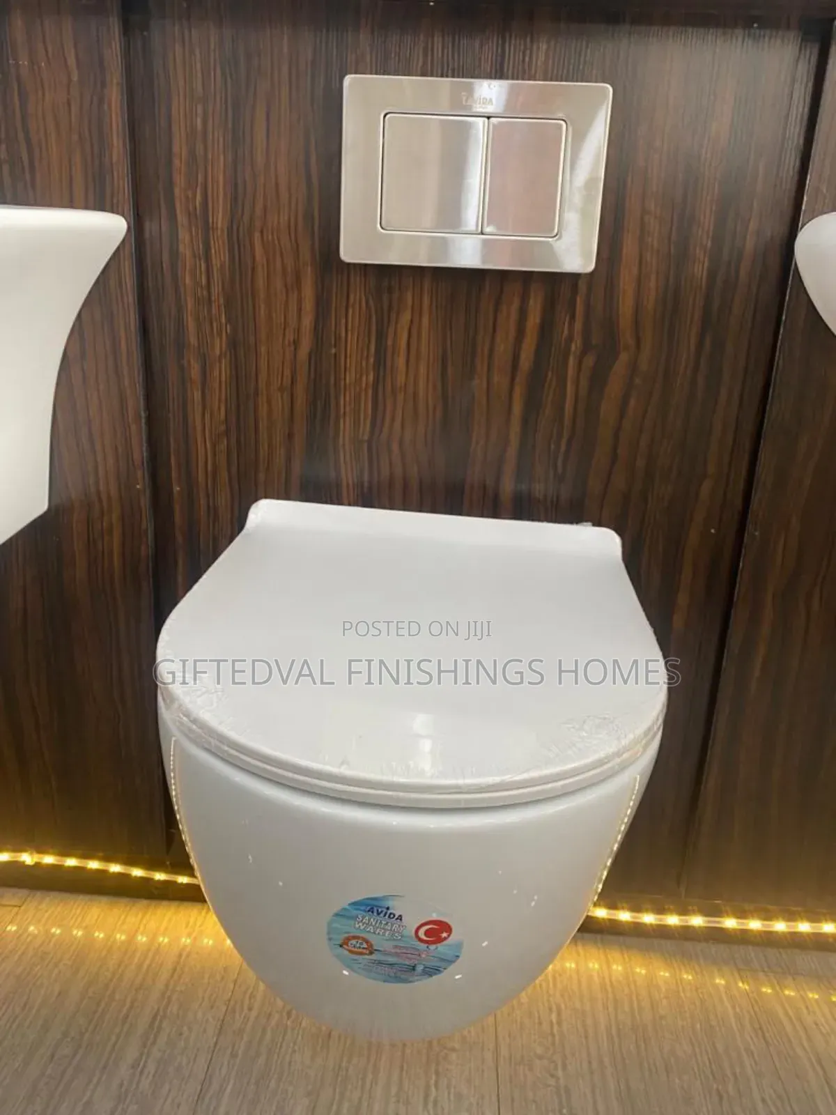 High-Quality England Conceal Water Closet