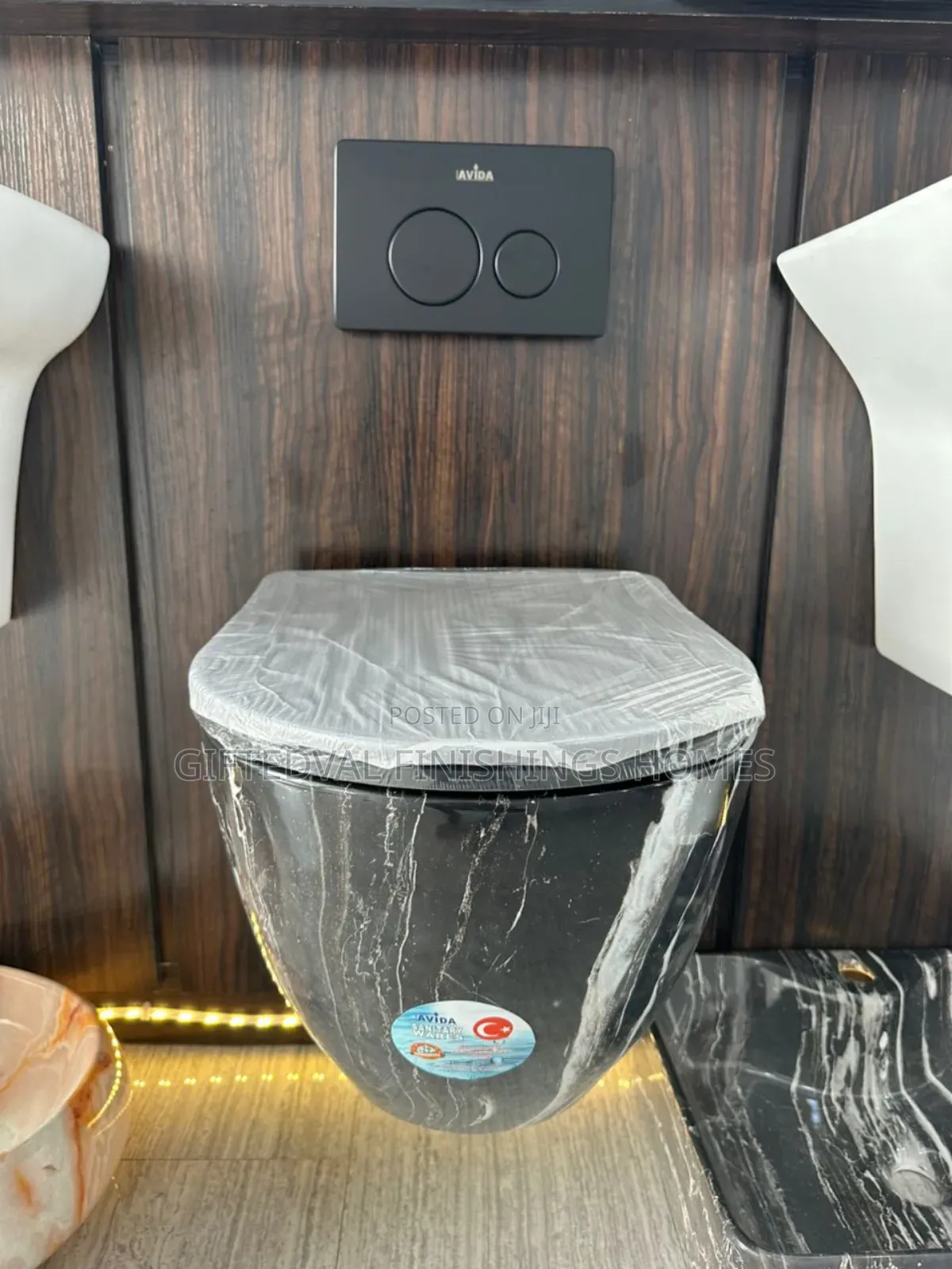 High-Quality England Conceal Water Closet