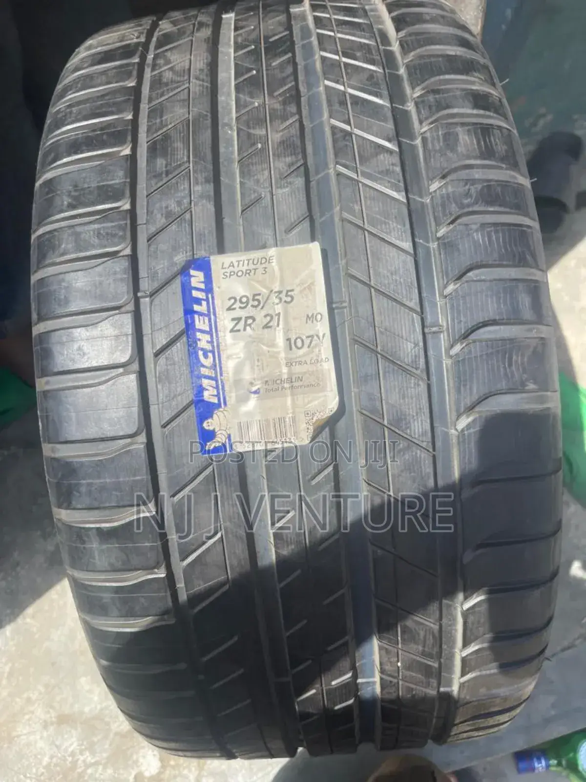295 35 R21 and 305 30 R20 Michelin.Non China