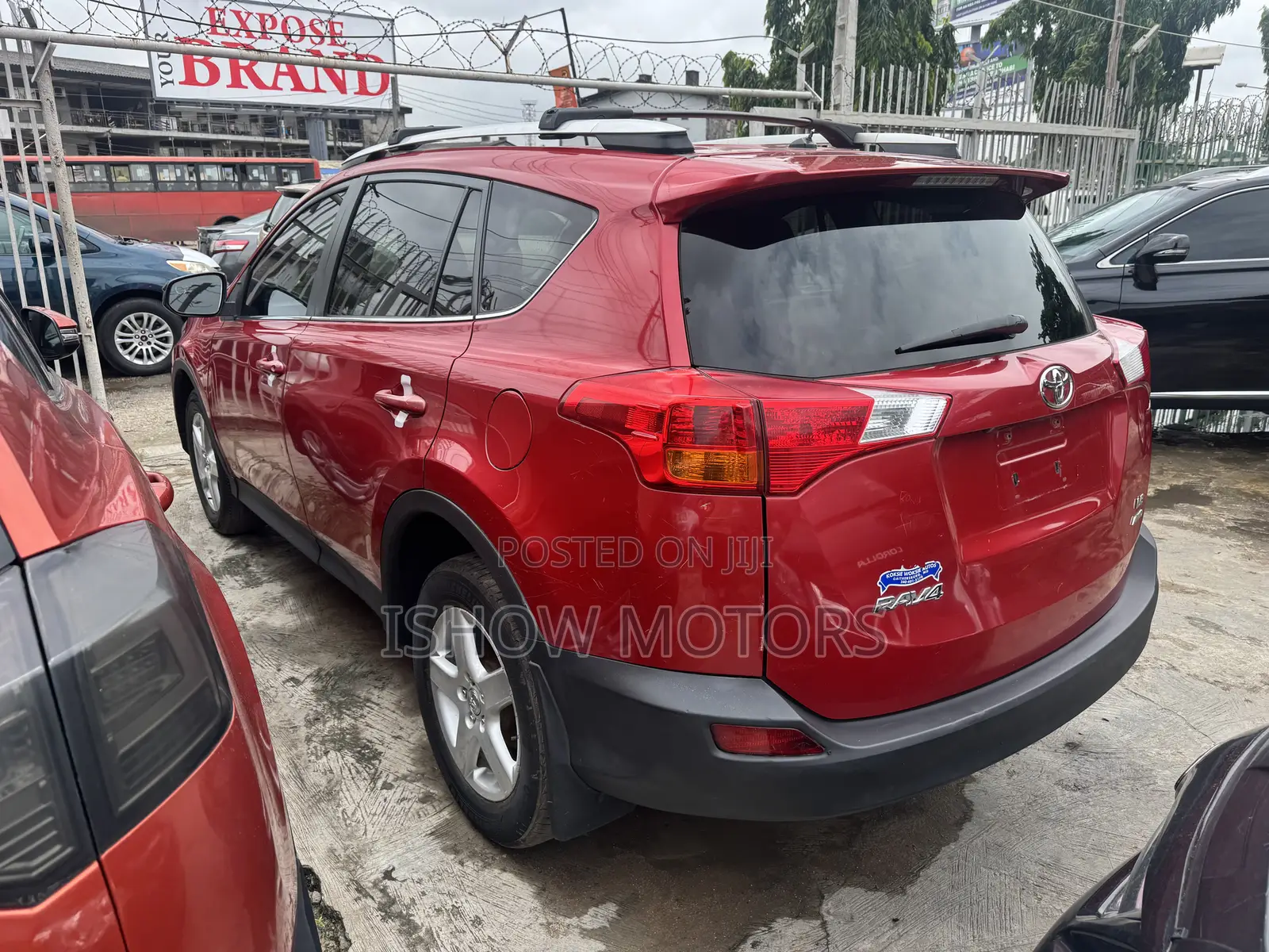 Toyota RAV4 LE FWD (2.5L 4cyl 6A) 2013 Red