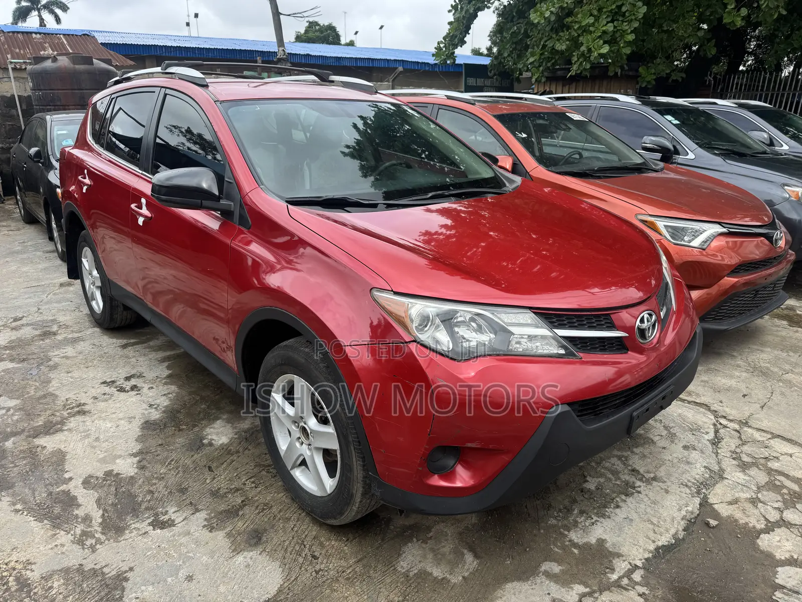 Toyota RAV4 LE FWD (2.5L 4cyl 6A) 2013 Red