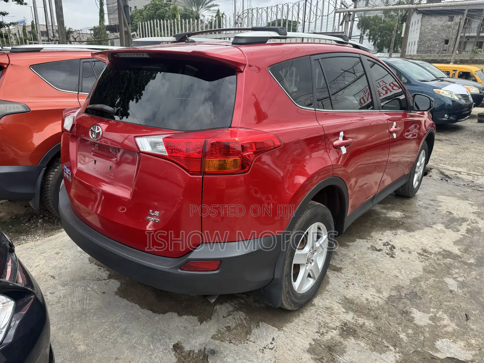 Toyota RAV4 LE FWD (2.5L 4cyl 6A) 2013 Red