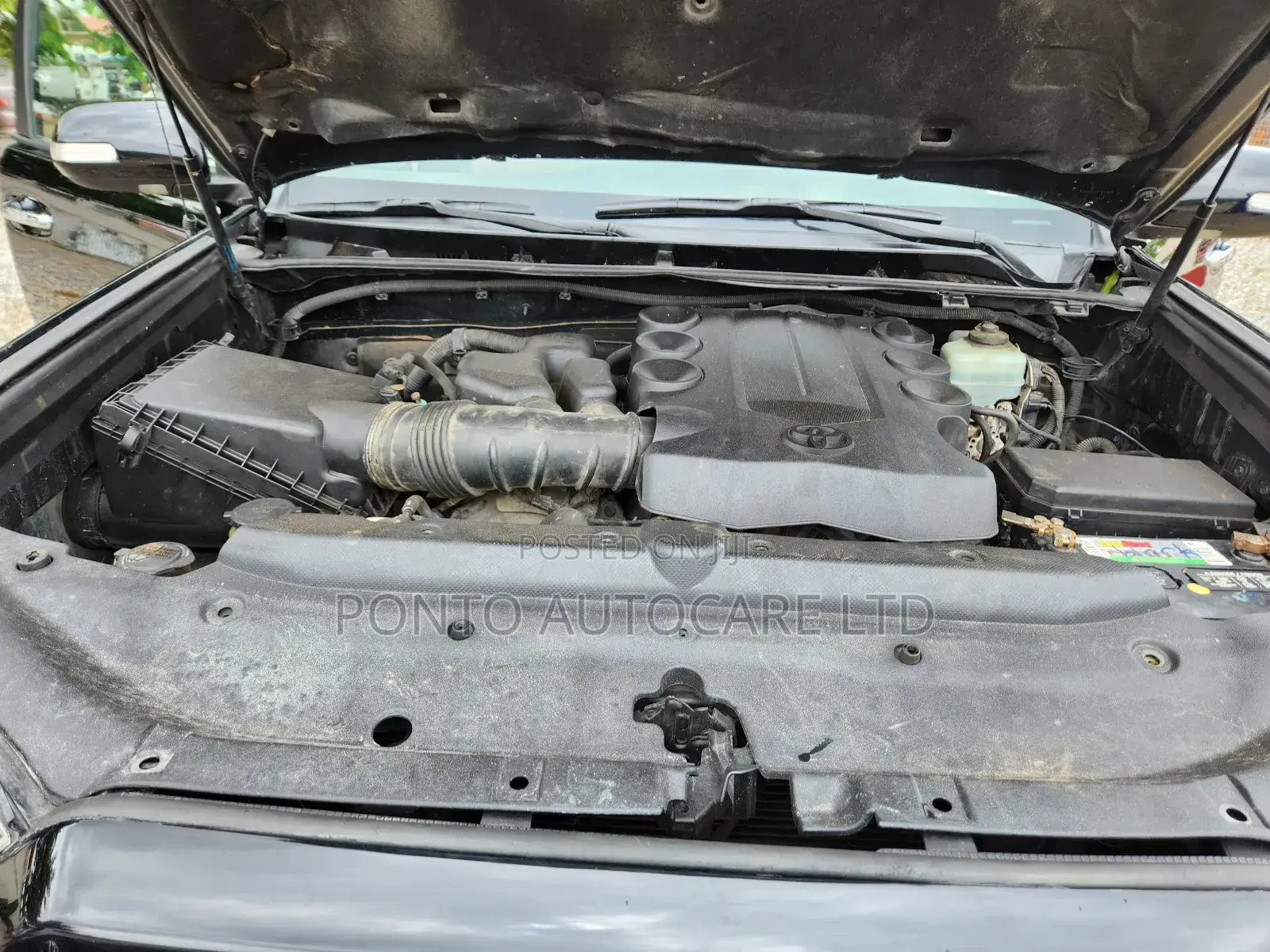 Toyota 4-Runner SR5 4WD 2011 Black