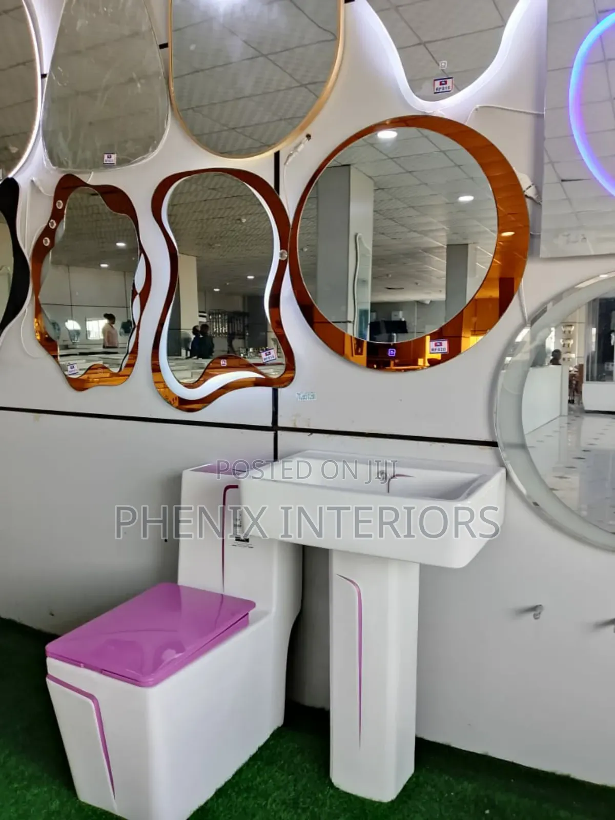 Big Luxury Patterned Designed Toilet Water Closet
