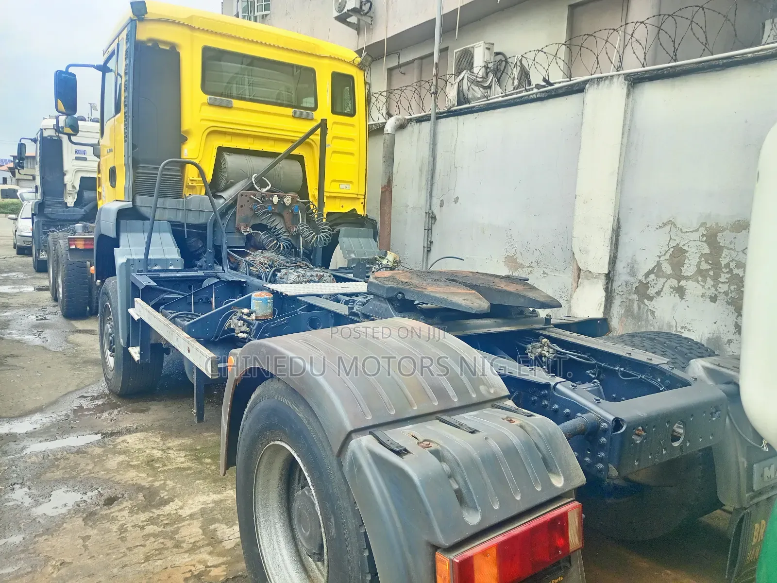 Man Tractor Head 6tyres Auxiliary