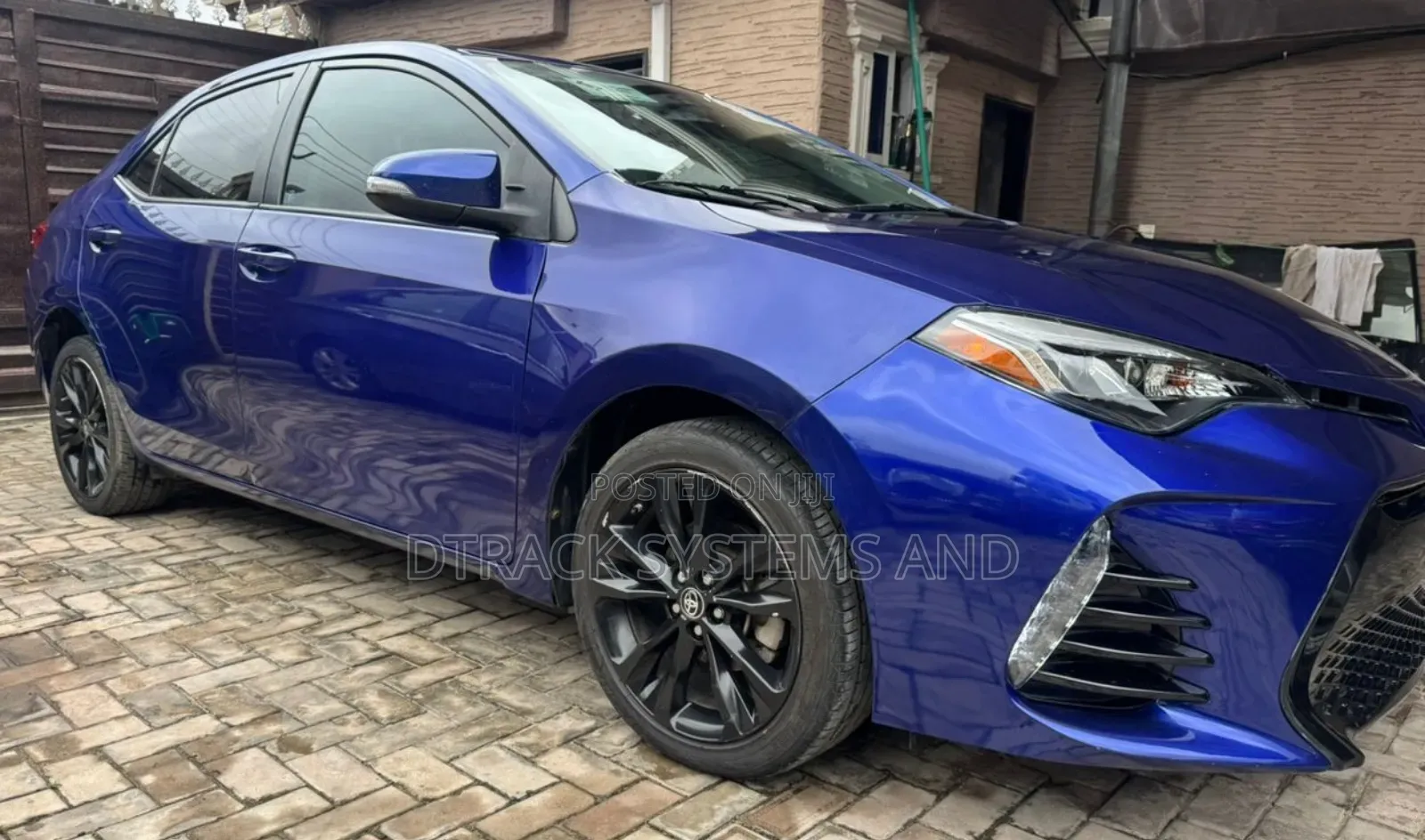 Toyota Corolla SE Special Edition 4dr Sedan (1.8L 4cyl CVT) 2017 Blue