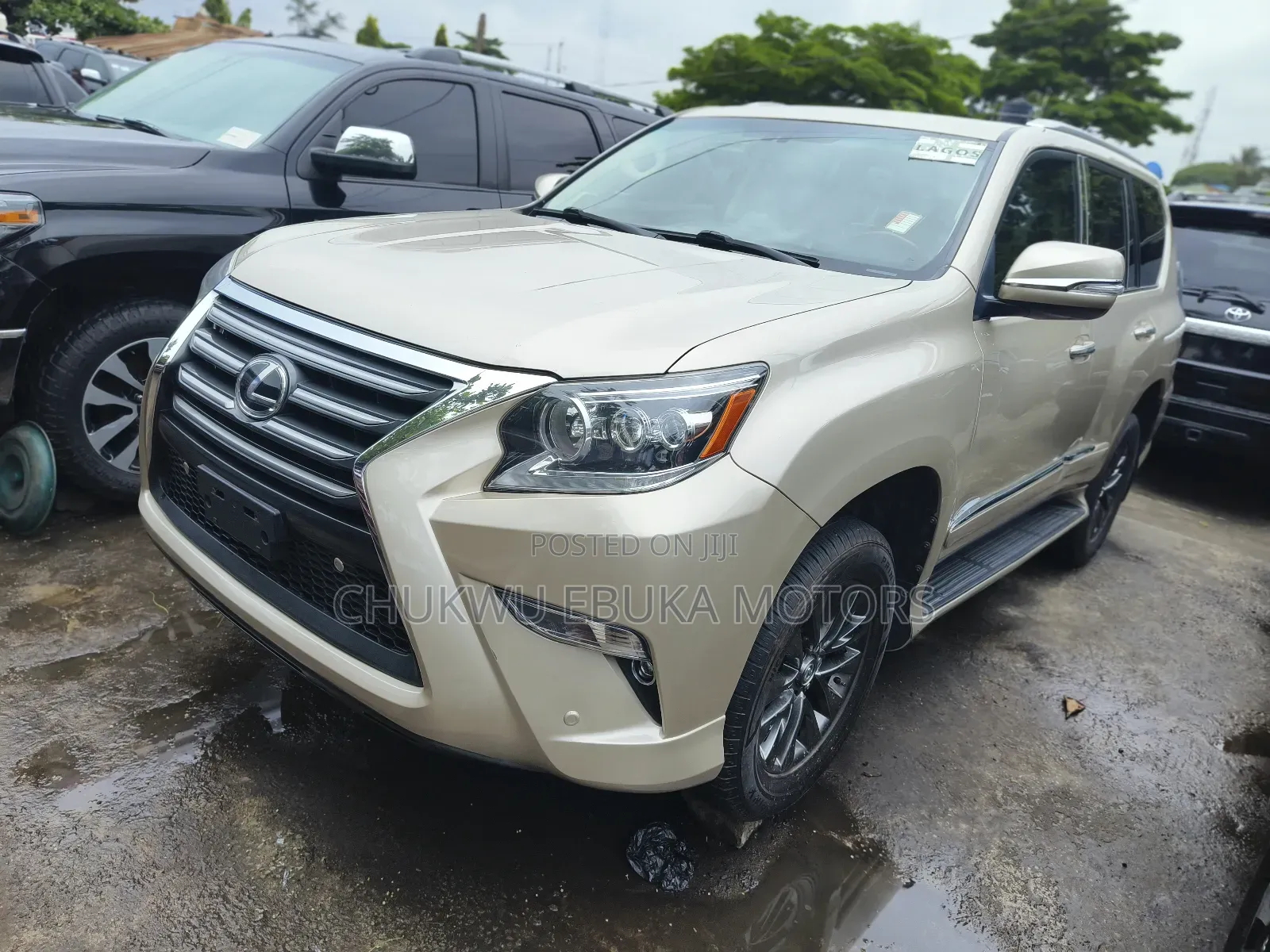 Lexus GX 460 2011 Gold