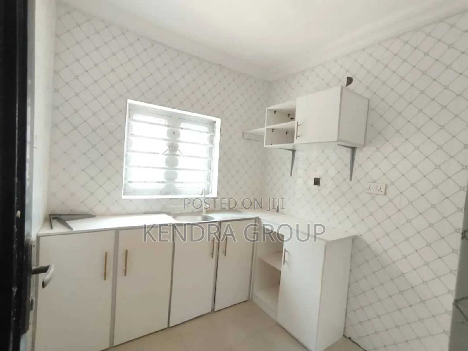 Furnished 1bdrm Block of Flats in Erunwen, Ikorodu Garage for rent