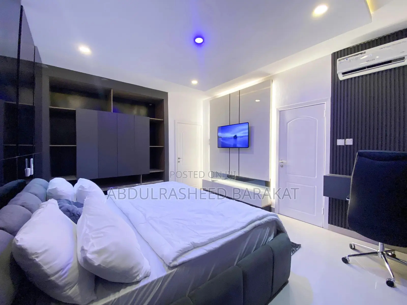 Luxury One Bedroom Apartment With Pool Balcony Ps5
