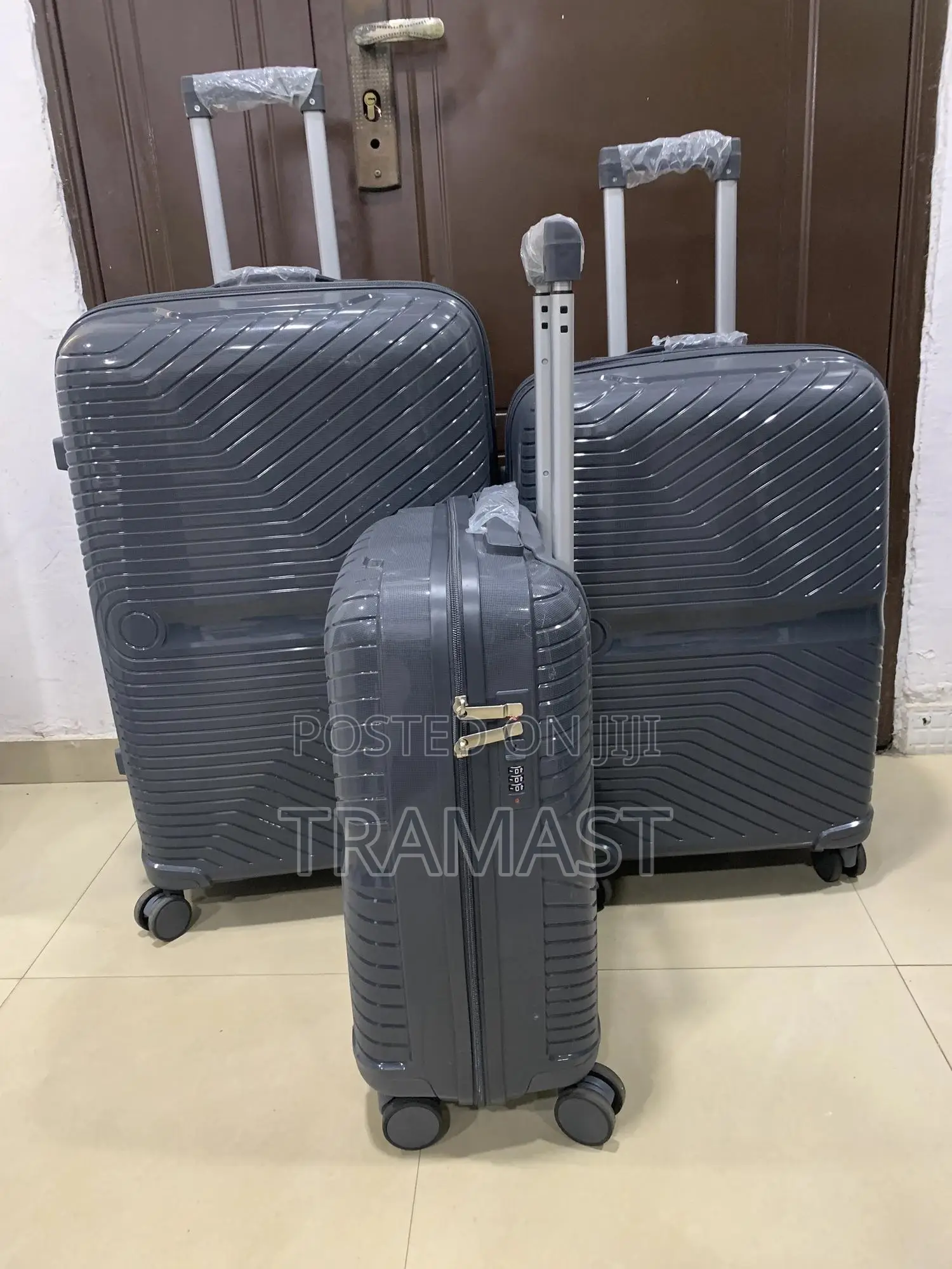 Jing Pin Black Travel Luggage 3 - Set