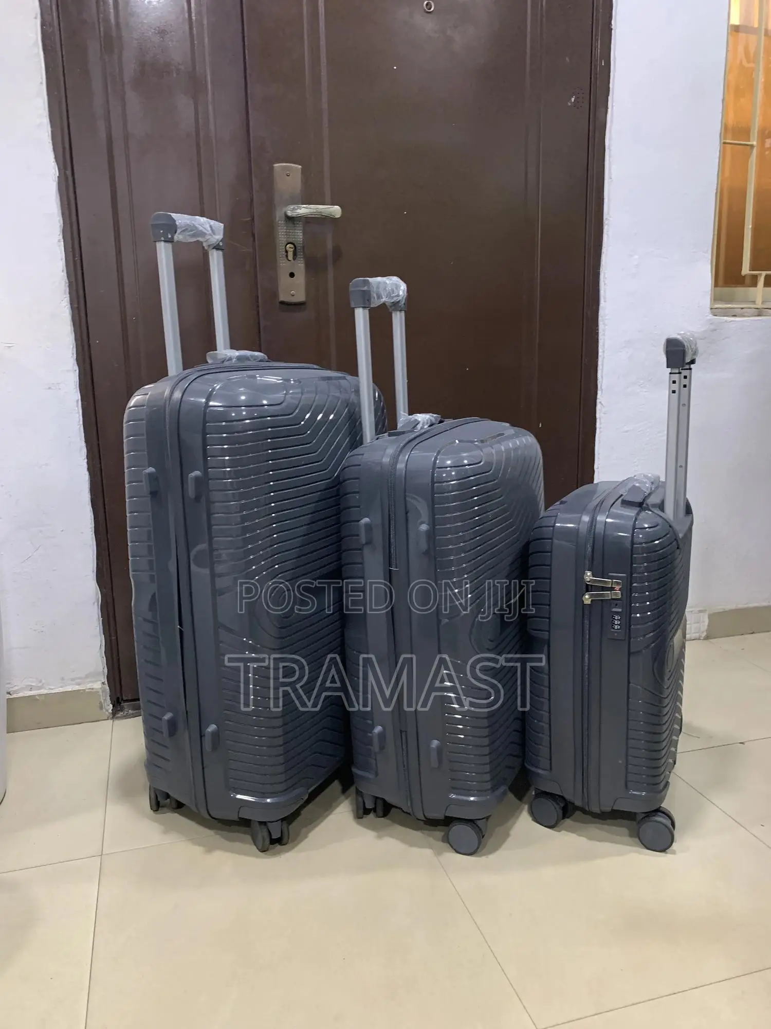 Jing Pin Black Travel Luggage 3 - Set