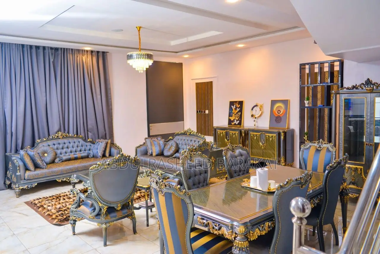 Luxury Four Bedroom Apartment